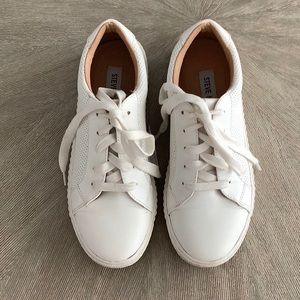 STEVE MADDEN Shite Leather Sneakers.  Size 6.5